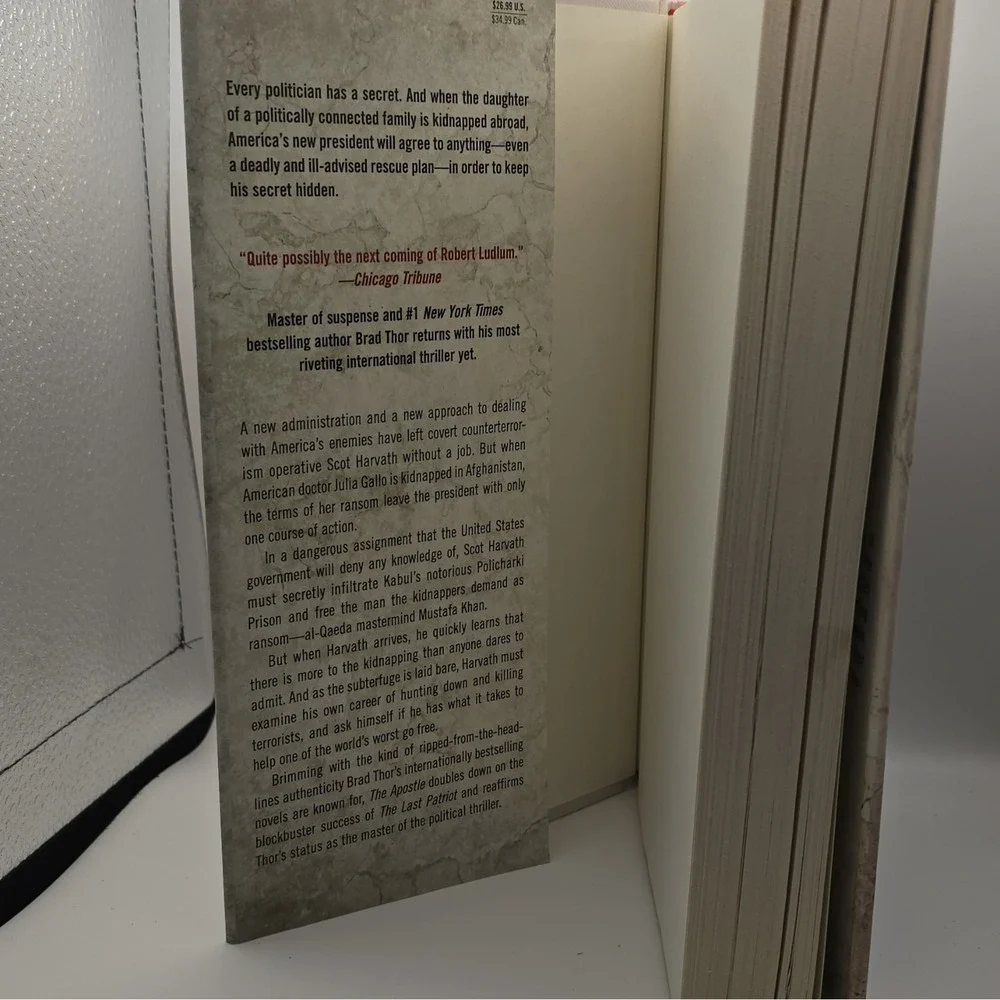 Brad Thor The Apostle Scot Harvath HC 2009 Atria 1st Ed w/ Dust Jacket